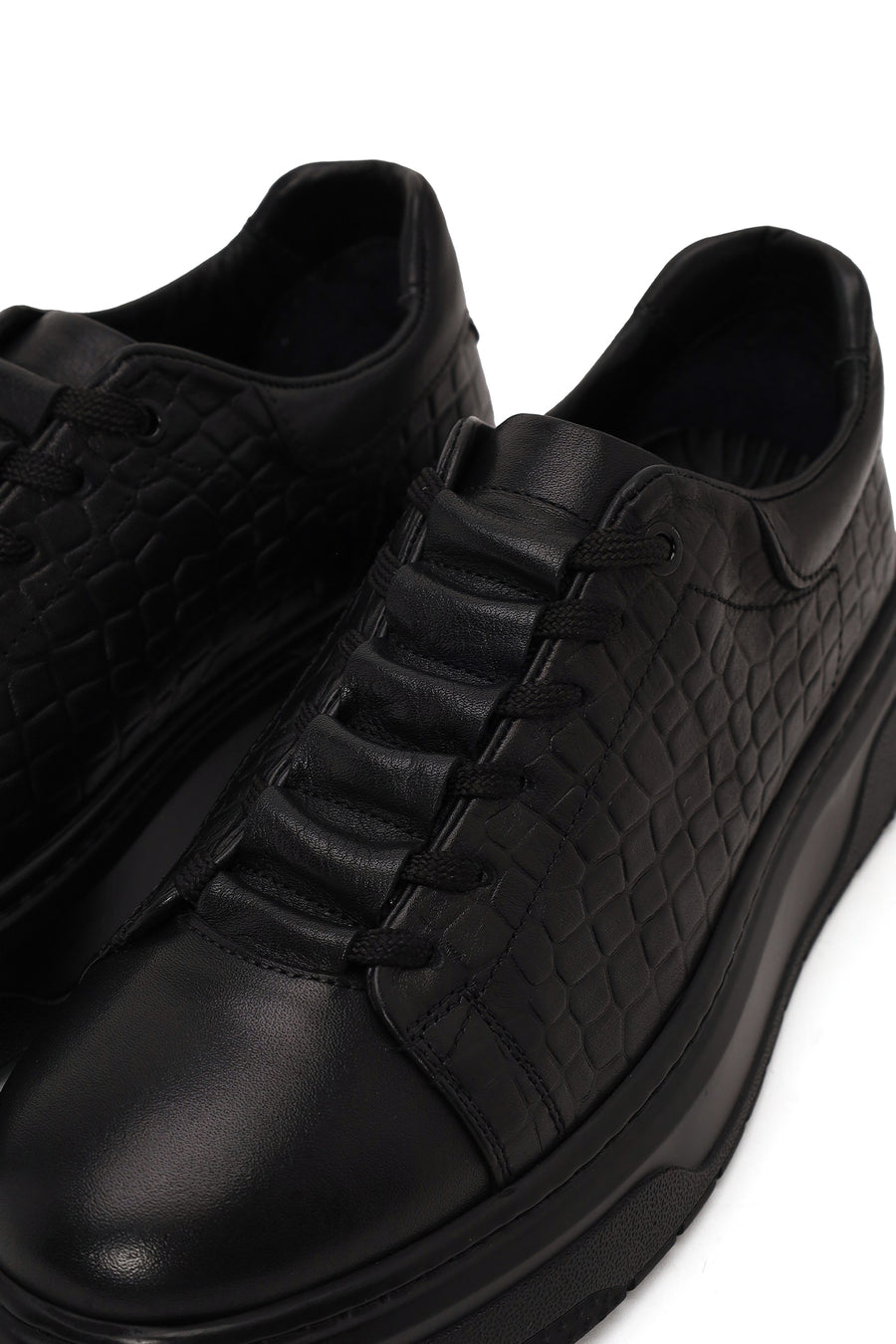 Erkek Siyah Bağcıklı Kalın Tabanlı Kroko Desenli Deri Sneaker