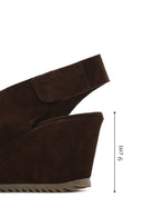 Kadın Kahverengi Arkadan Bantlı Dolgu Topuklu Süet Deri Sandalet | Derimod