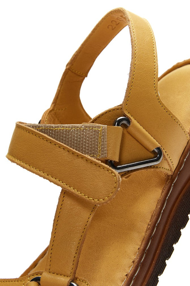 Kadın Sarı Bilekten Bantlı Deri Comfort Sandalet