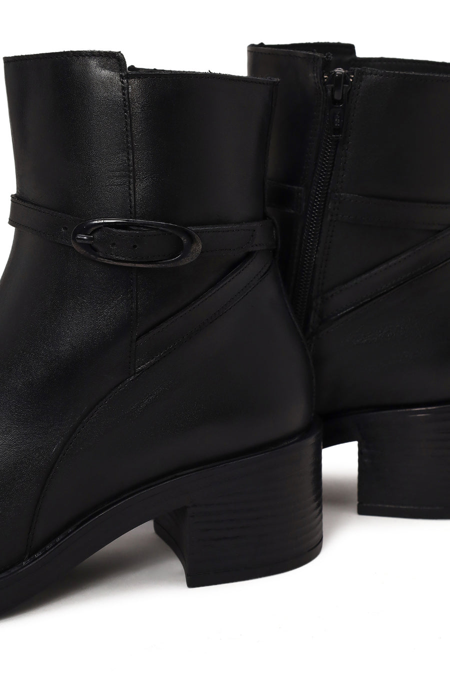 Woman Black Zip Closure Thick-Heeled Leather Boots