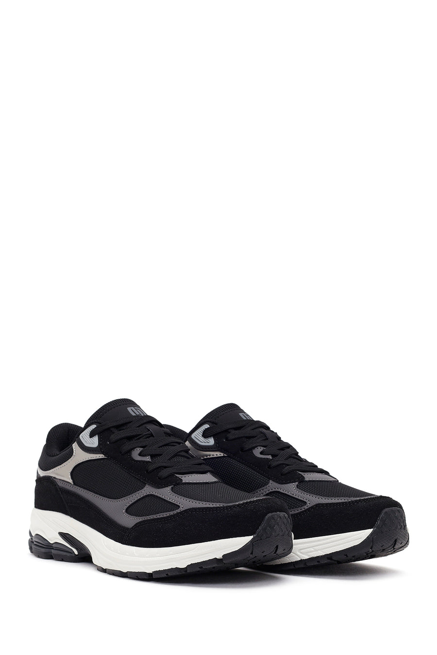 Male Black Thick-Soled Lace-Up Sneaker