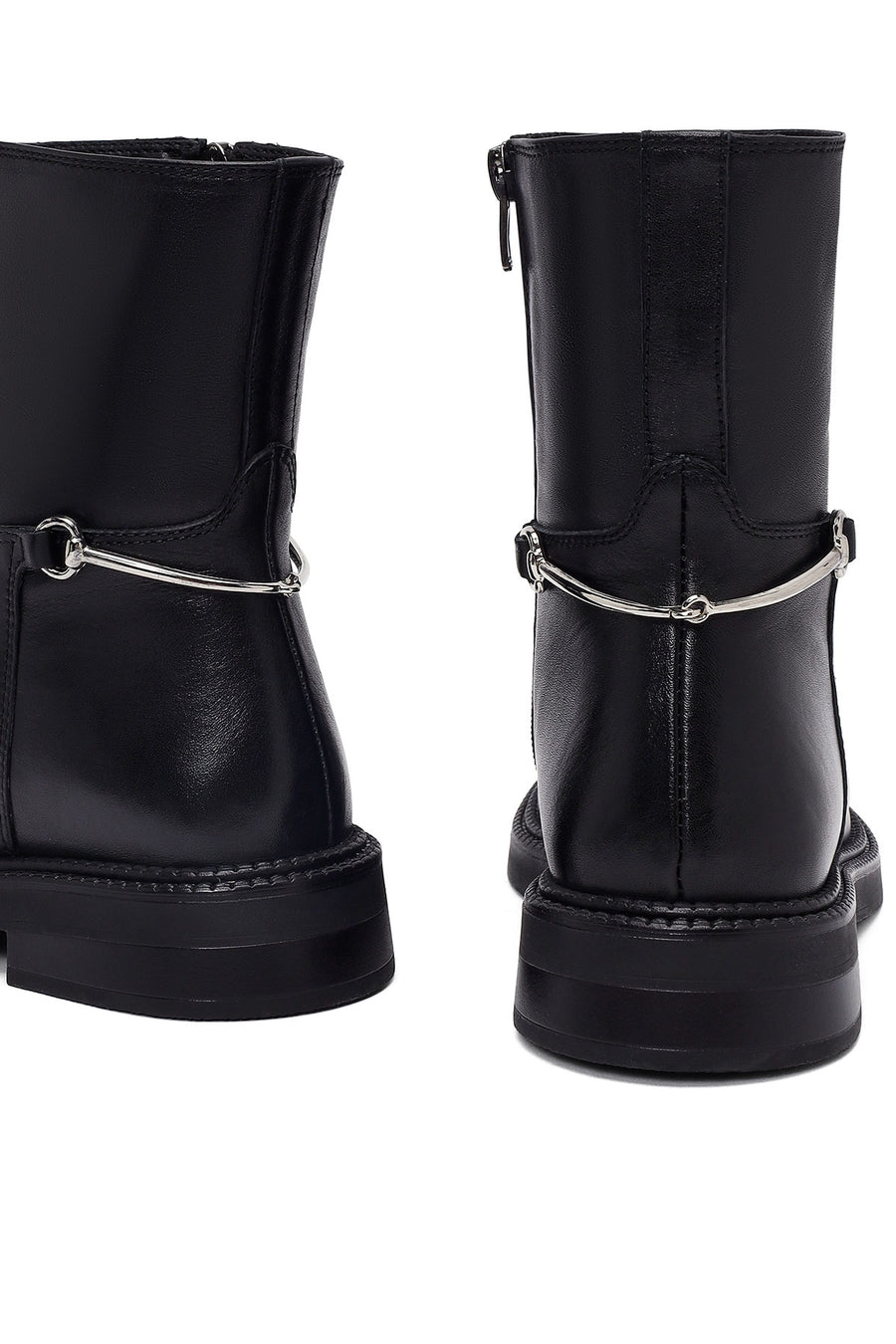 Woman Black Zip Closure Leather Boots