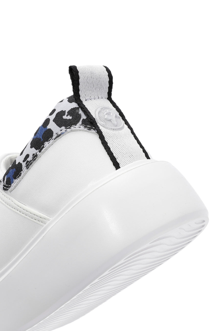 ACBC x Derimod Kadın Beyaz Bağcıklı Leopar Detaylı Sneaker