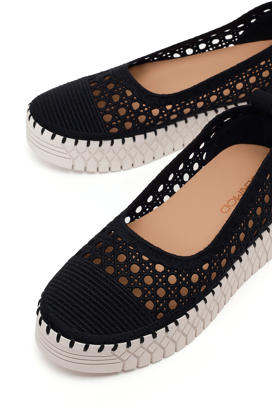 Woman Black Thick-Soled Fabric Casual Shoes