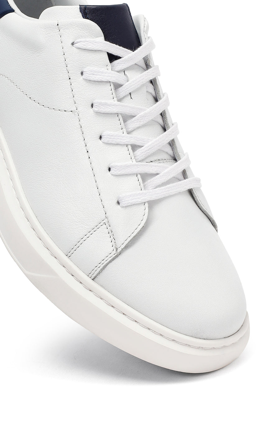Erkek Beyaz Bağcıklı Kalın Tabanlı Deri Sneaker