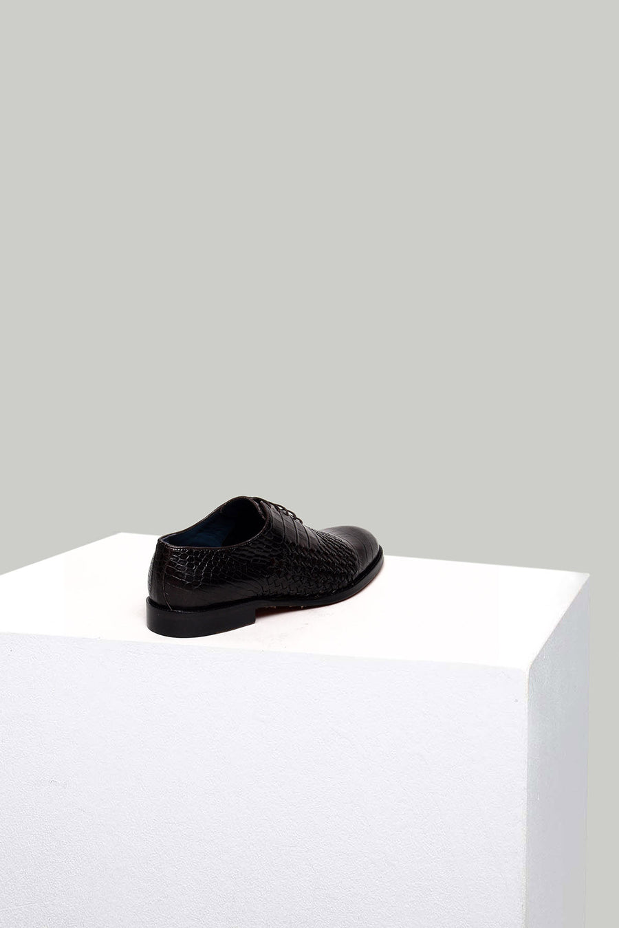 Classic Men's Shoes with Crocodile Pattern