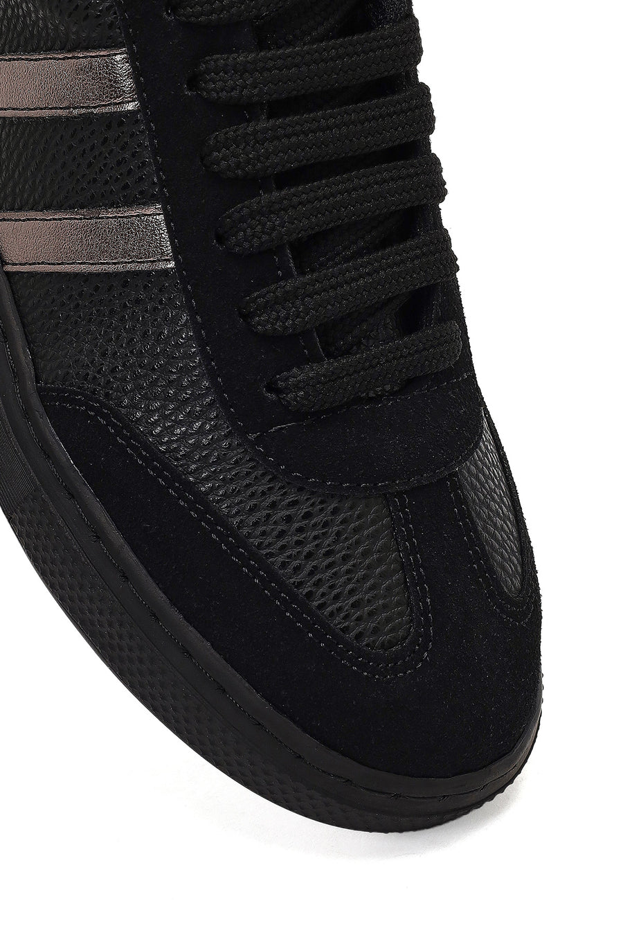 Woman Black Lace-Up Sneakers