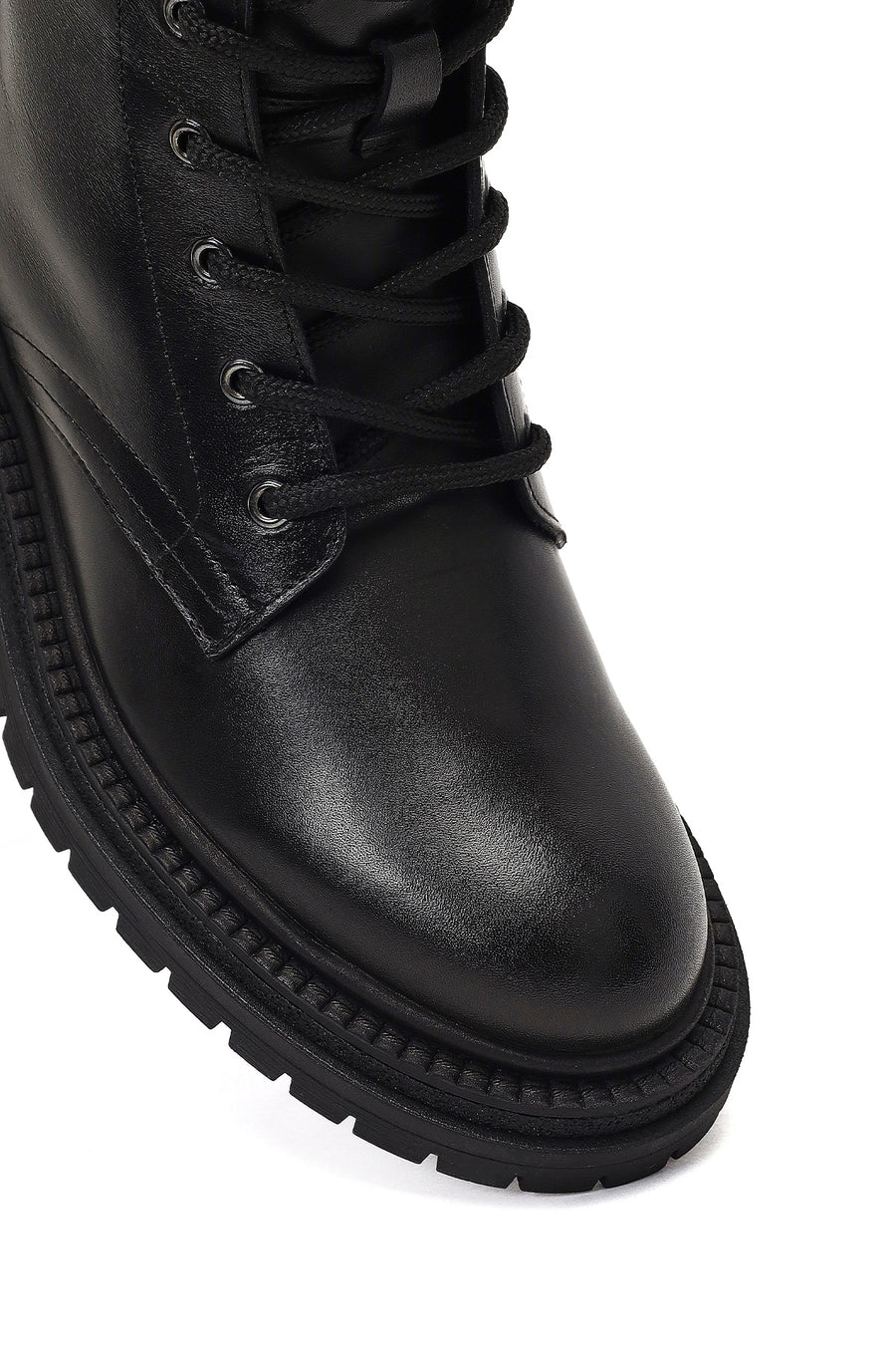 Women's Black Zippered Thick-Soled Leather Boot