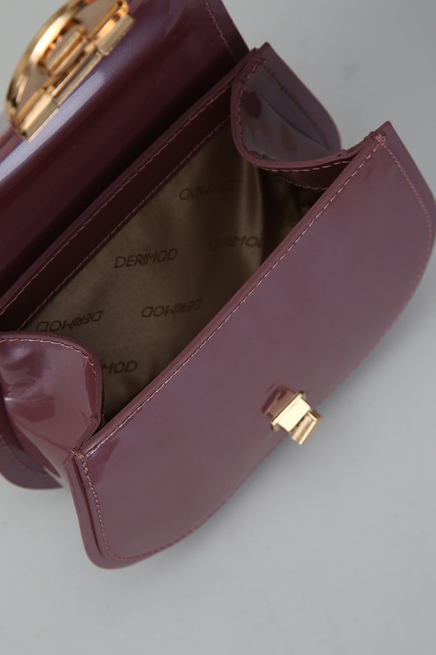 Lilac Women's Leather Shoulder Bag with Chain Handle