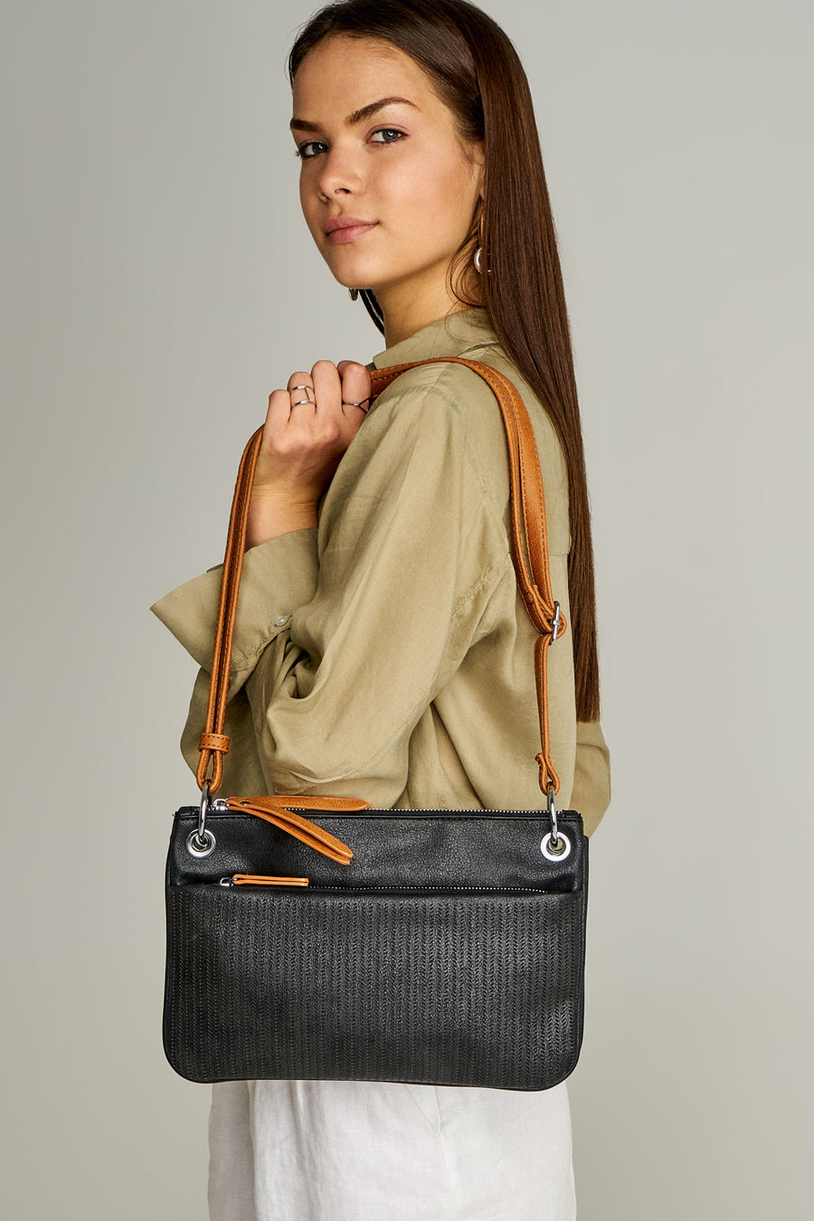 Black Women's Shoulder Bag 18SBD260018 | Derimod