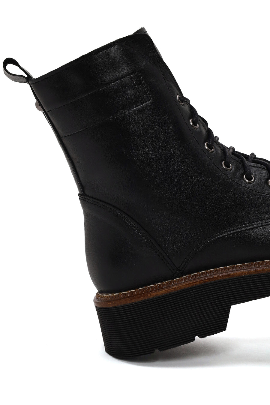 Woman Black Zip Closure Thick-Soled Leather Combat Boots