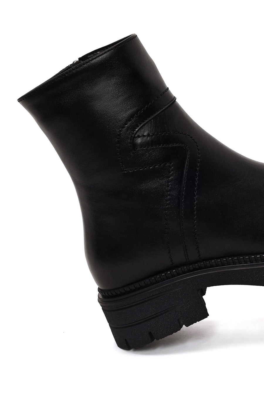 Woman Black Zip Closure Thick-Soled Leather Boots