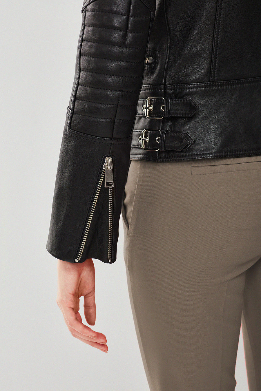 Giselle Kadın Siyah Slim-Fit Biker Deri Ceket