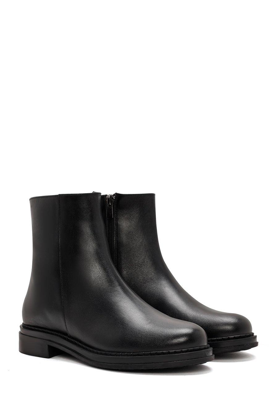 Woman Black Zip Closure Leather Boots