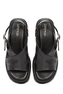 Kadın Siyah Bilekten Tokalı Kalın Tabanlı Deri Sandalet | Derimod