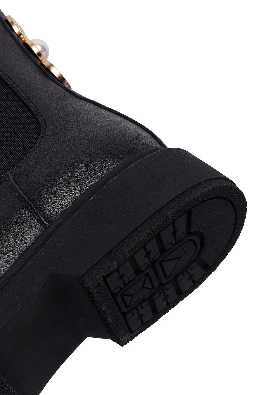 Woman Black Metal Detailed Leather Chelsea Boots