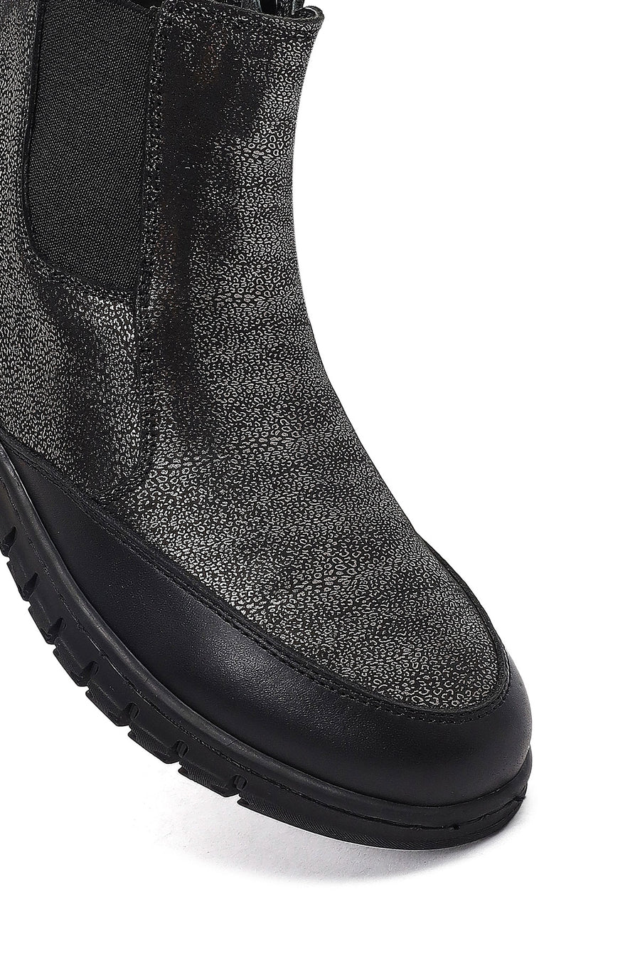 Woman Black Zip Closure Leather Comfort Boots