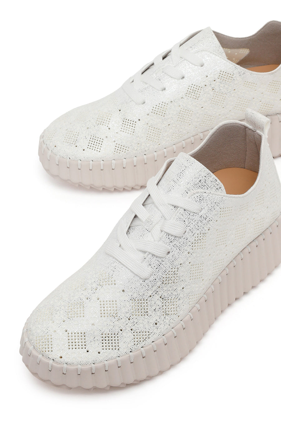 Kadın Beyaz Bağcıklı Desenli Kalın Tabanlı Kumaş Sneaker