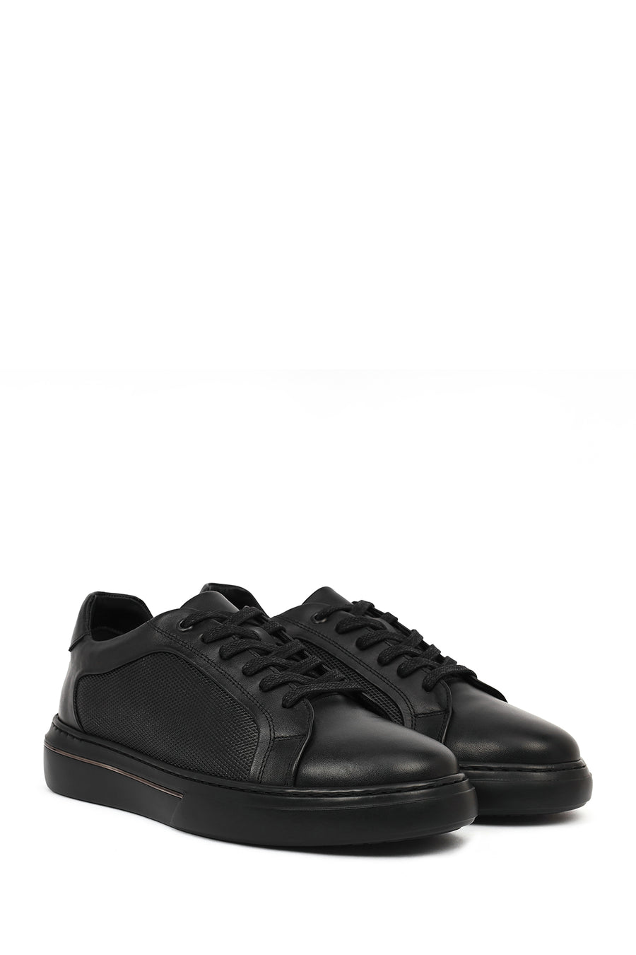 Male Black Lace-Up Leather Sneaker