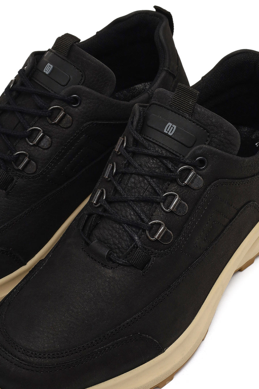 Erkek Siyah Bağcıklı Kalın Tabanlı Nubuk Deri Casual Sneaker