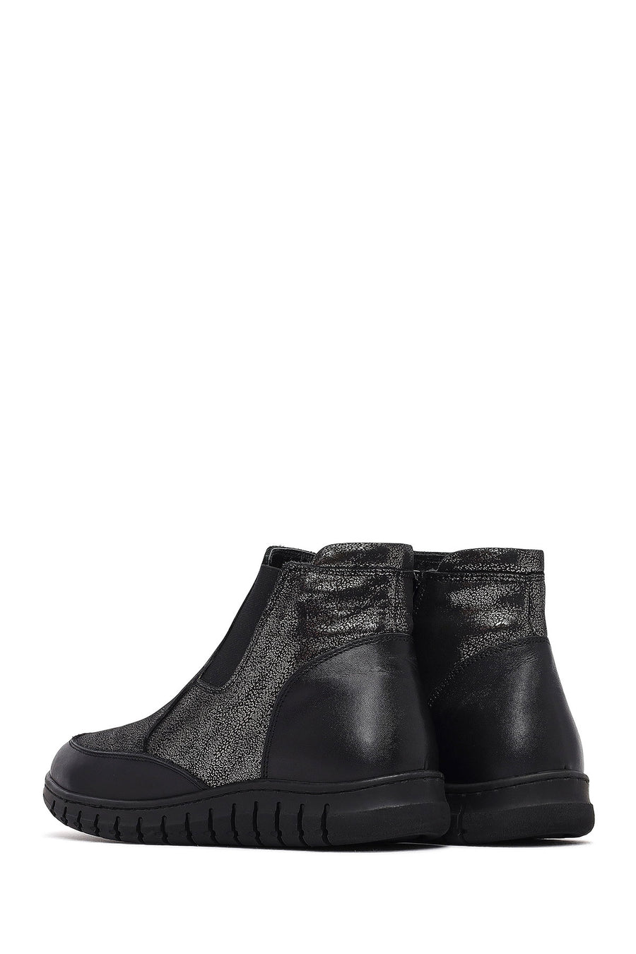 Woman Black Zip Closure Leather Comfort Boots