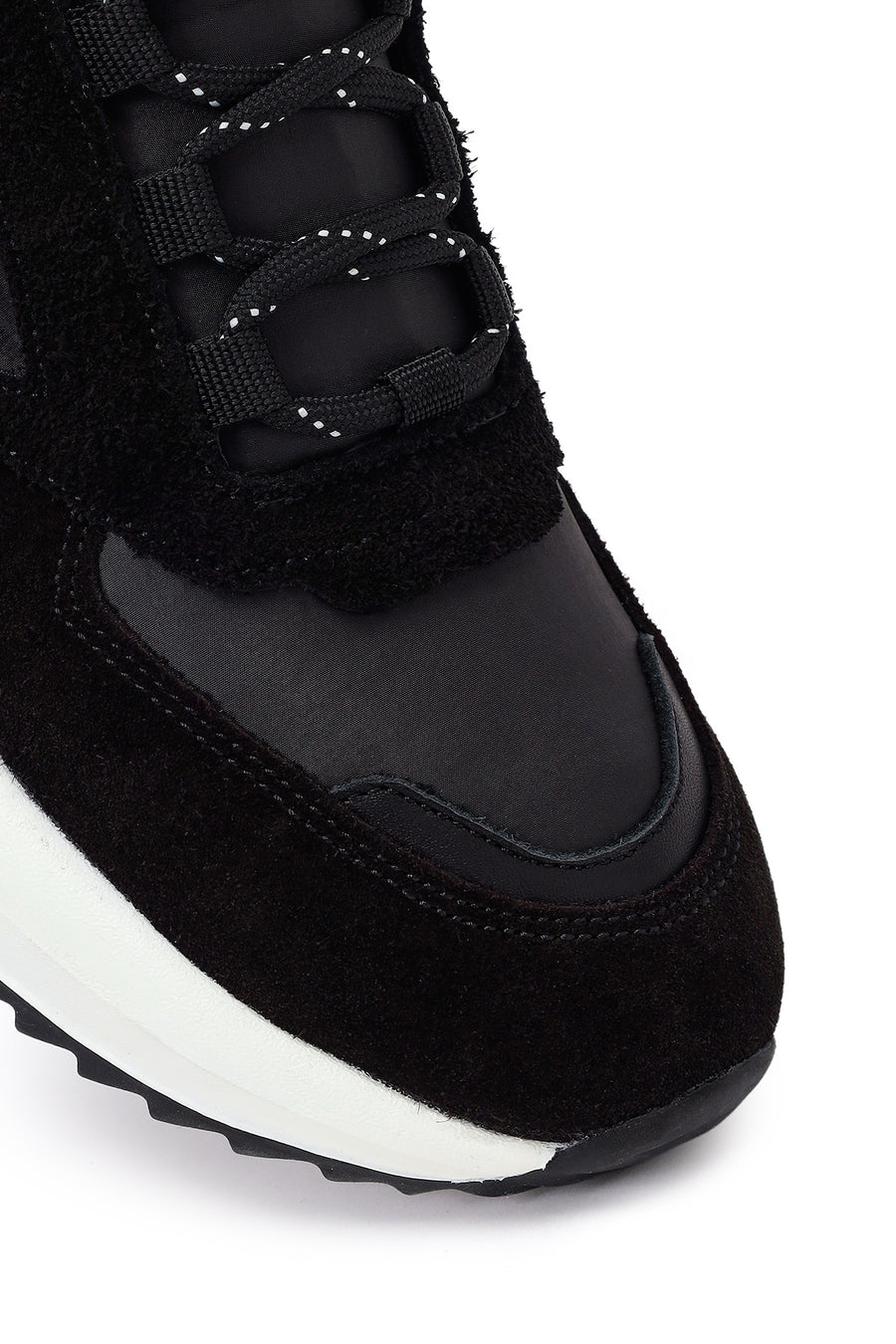 Kadın Siyah Bağcıklı Kalın Tabanlı Deri Sneaker
