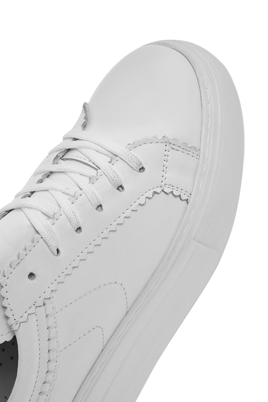 Kadın Beyaz Bağcıklı Kalın Tabanlı Deri Sneaker