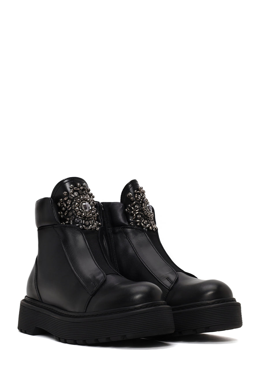 Woman Black Zip Closure Studded Thick-Soled Leather Boots