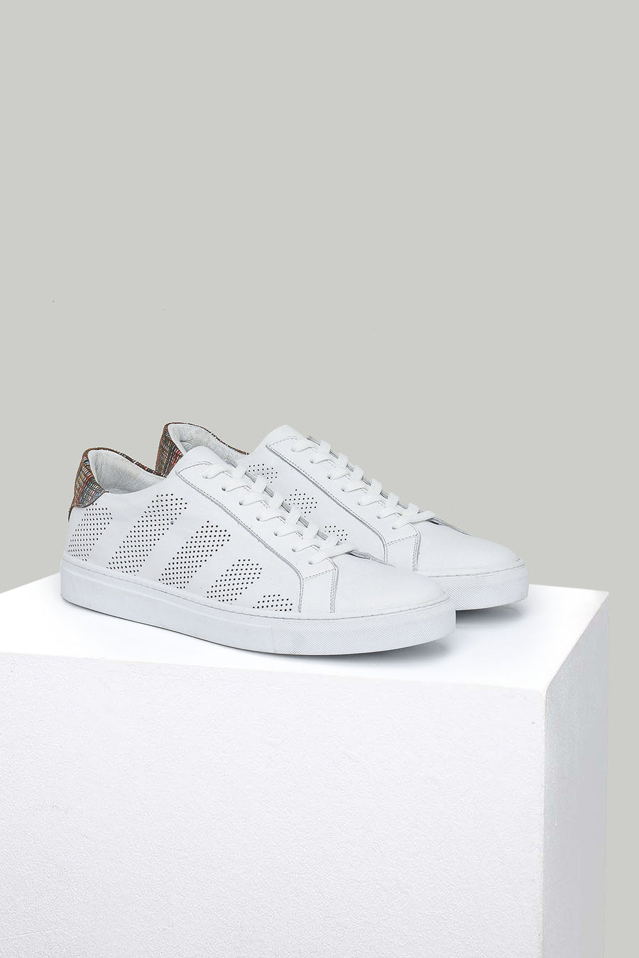 Men's shoes